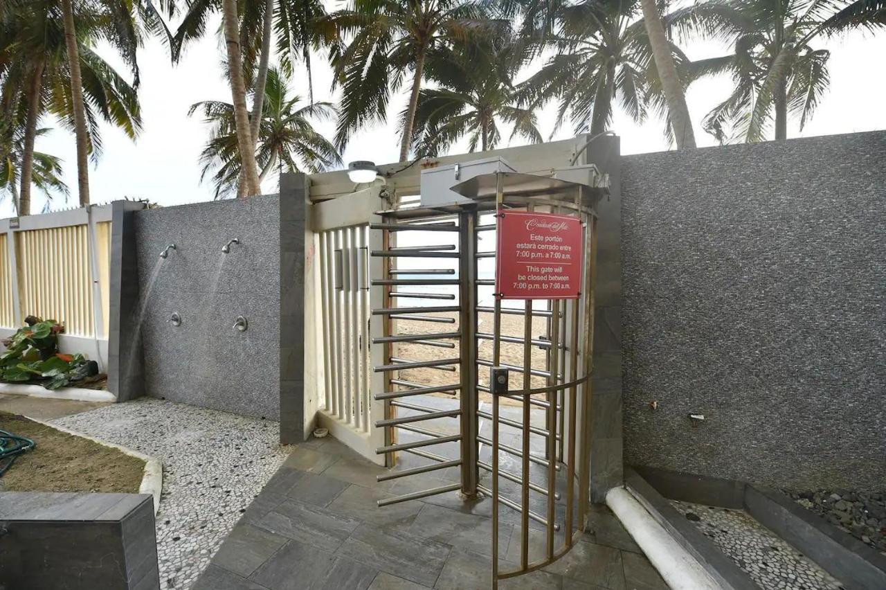 Kasa Ocean Breeze Beachfront Pool Apartment